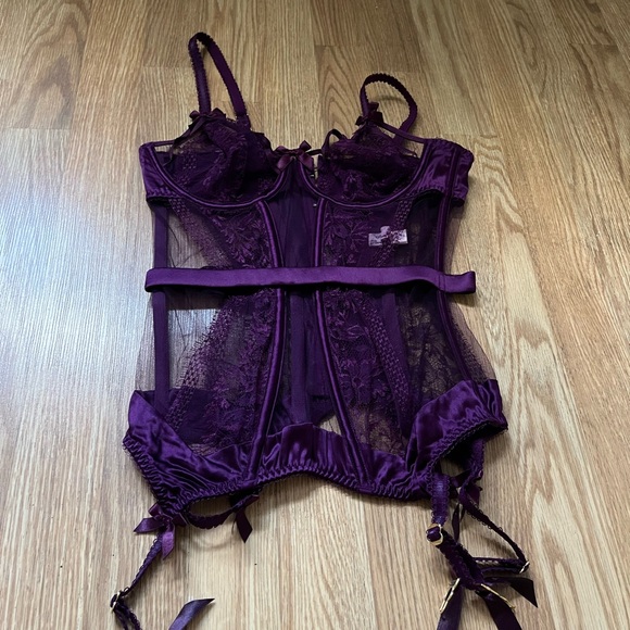 Agent Provocateur Tanya Basque in “Deep Purple Size 32C - Picture 4 of 7